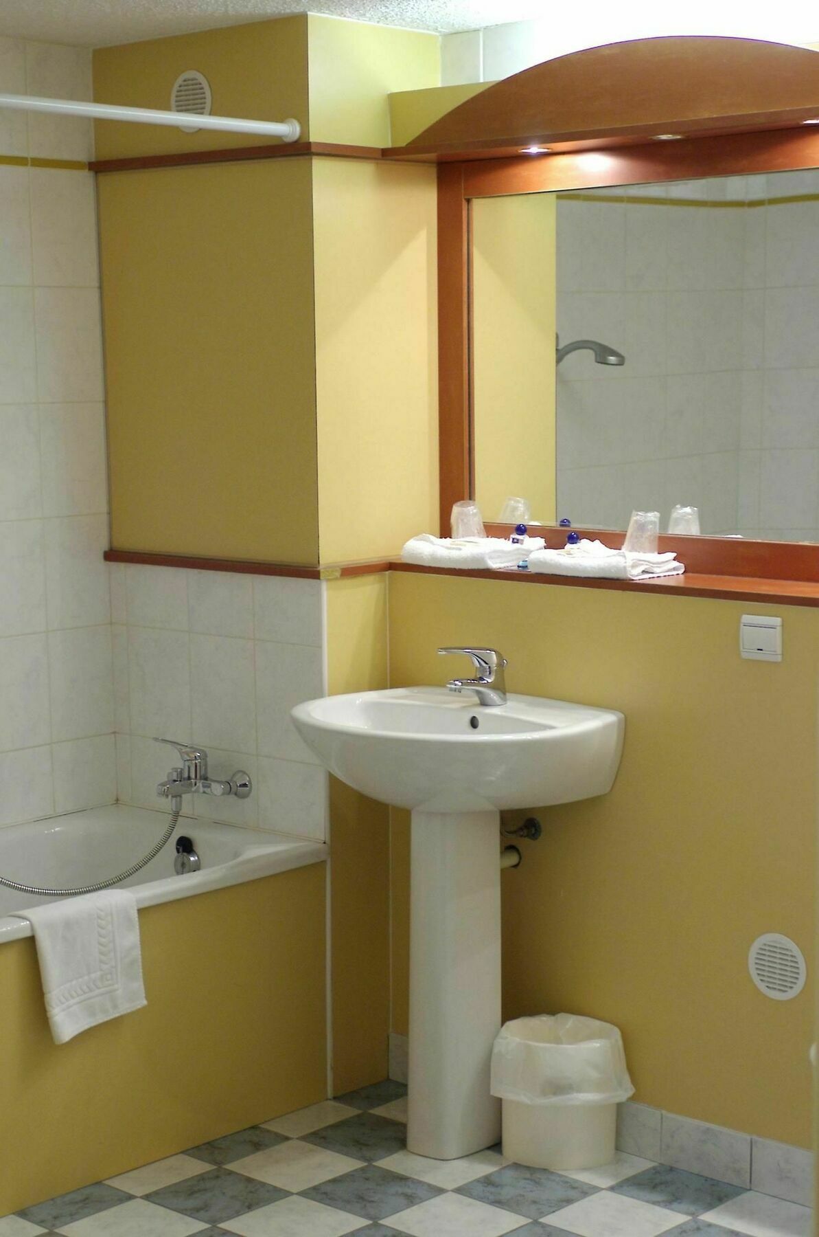 Hotel Comfort Montlucon